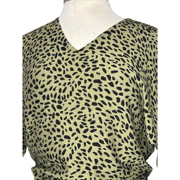 Premise knit sweater size Medium pull over green black animalprint stretch V-nec - Picture 8 of 13
